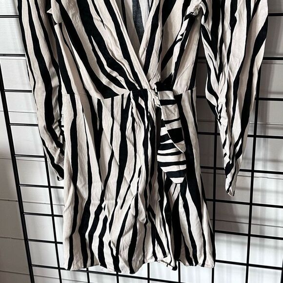 Zara‎ Zebra Print Wrap Around Romper Mini Dress Womens M Black Cream Boho - Picture 3 of 14